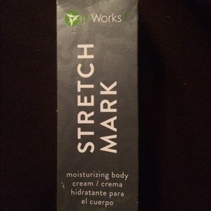 It Works Stretch Mark moisturizing cream 6 oz